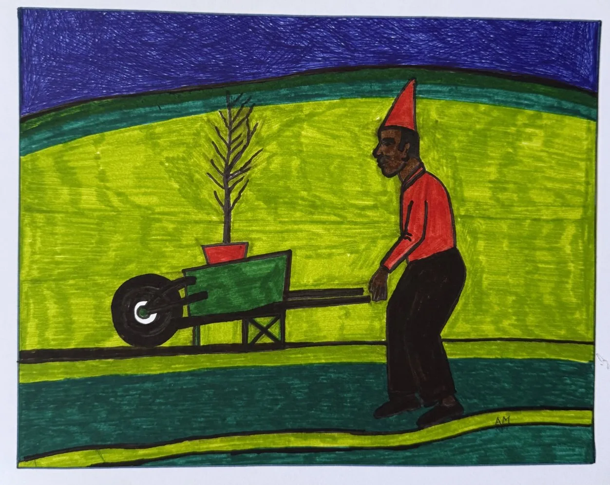 Homme en rouge et bonnet pointu poussant une brouette verte chargée d'un jeune arbre, champ vert vif