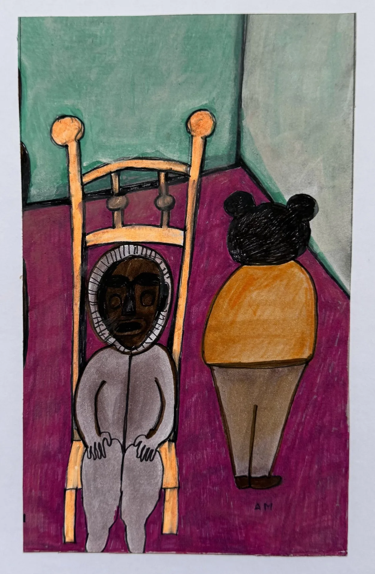 Figure sombre suspendue à une chaise jaune démesurée, personnage orange debout, murs turquoise et pourpre