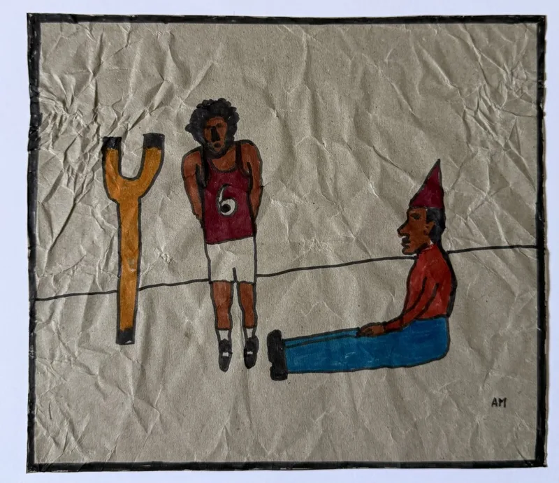 Forme en fourche, homme debout au maillot floqué 6, personnage assis coiffé de rouge sur papier froissé