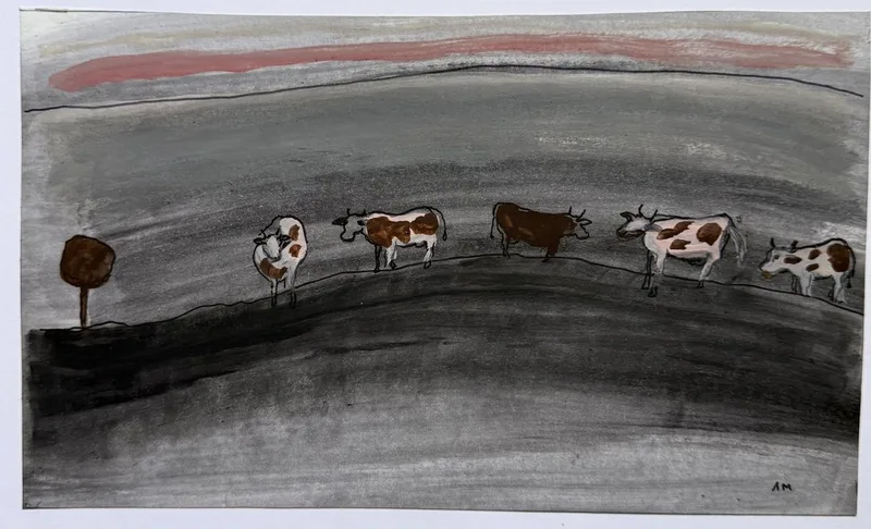 Rangée de vaches tachetées dans un paysage gris et rose, petit arbre rouge isolé